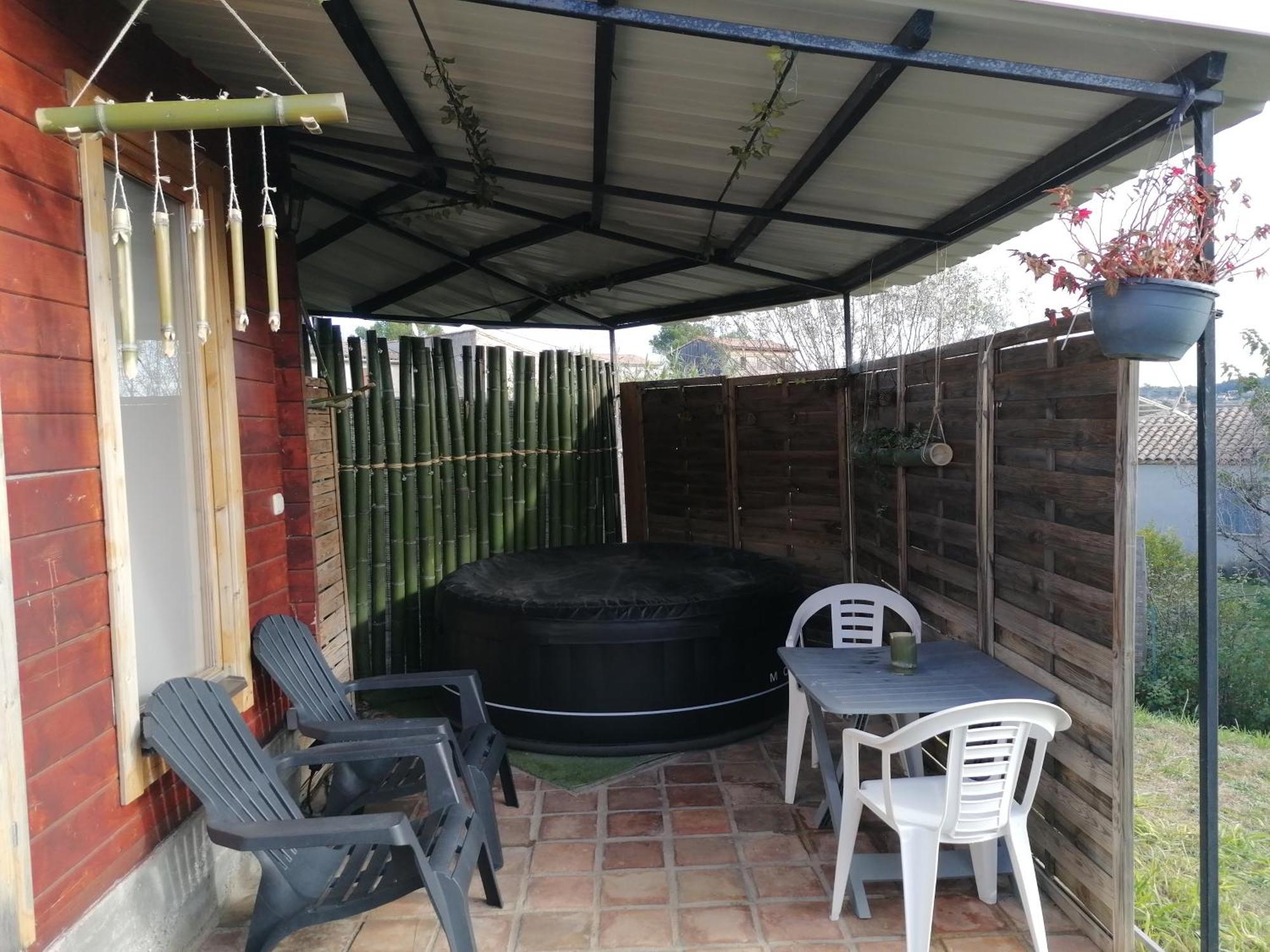 Charmant Chalet pour 2 personnes SPA privé Massillargues-Attuech Esterno foto